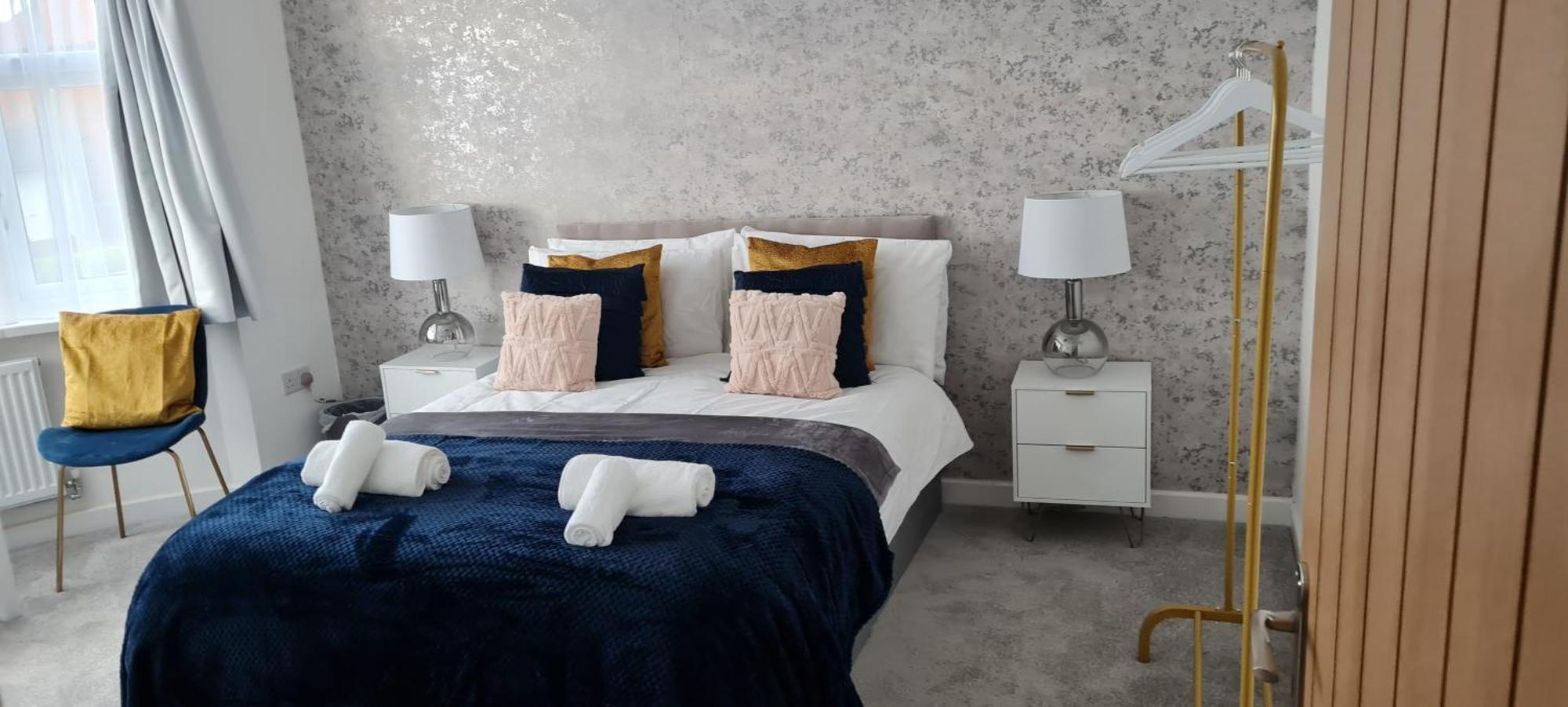 Shm Stays Leicester. Newly Renovated!! 15 Min Drive From City Centre, University. 9 Min Drive To Leicester City Stadium, 5 Min Drive To M1 & M69. 2 Min Walk To Bus Stop. Екстериор снимка