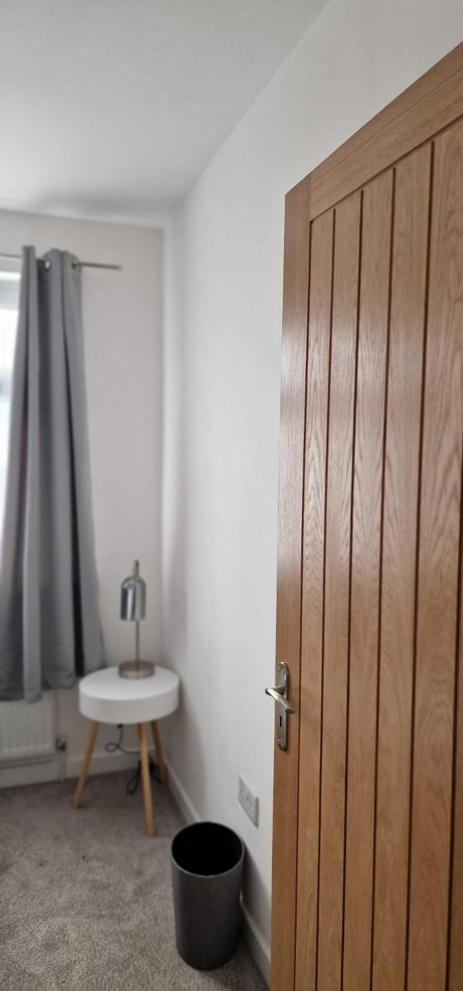 Shm Stays Leicester. Newly Renovated!! 15 Min Drive From City Centre, University. 9 Min Drive To Leicester City Stadium, 5 Min Drive To M1 & M69. 2 Min Walk To Bus Stop. Екстериор снимка